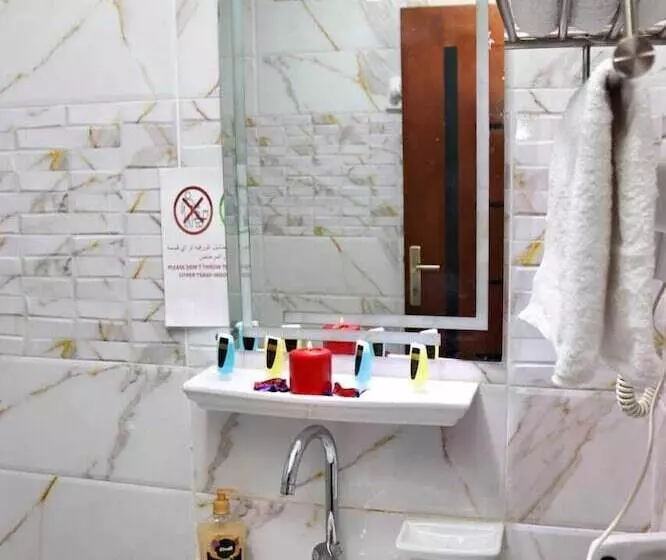 تختخواب و صبحانه Luca Pyramids Inn