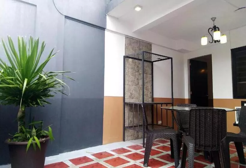 ホテル Jil S Apartelle