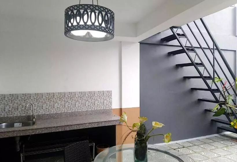 ホテル Jil S Apartelle