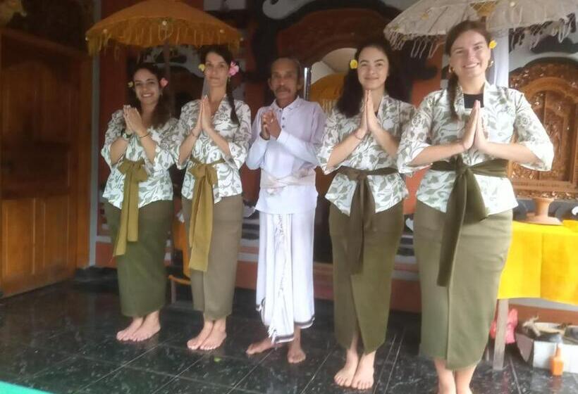 膳宿费 Red Roses Guest House By Balitrees