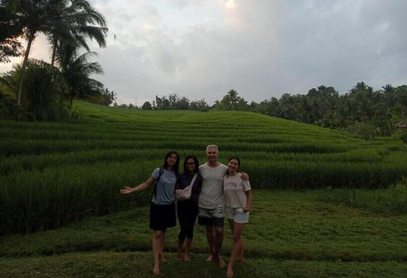 膳宿费 Red Roses Guest House By Balitrees