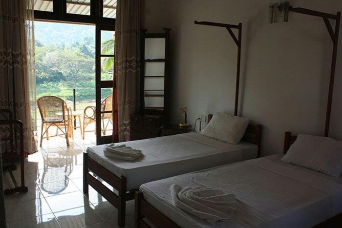 Pensão Kandy Riverside Villa 812