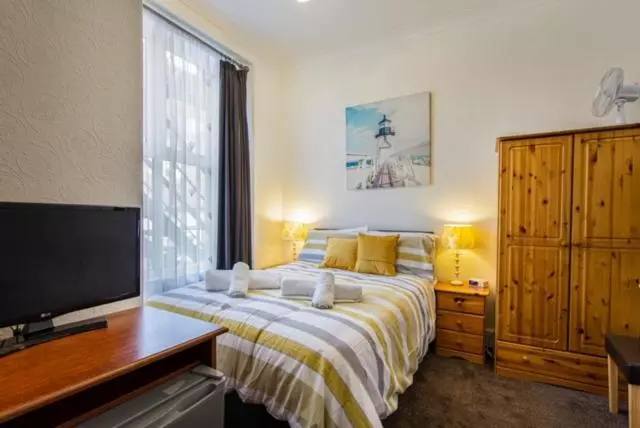 تختخواب و صبحانه The Capri Guesthouse