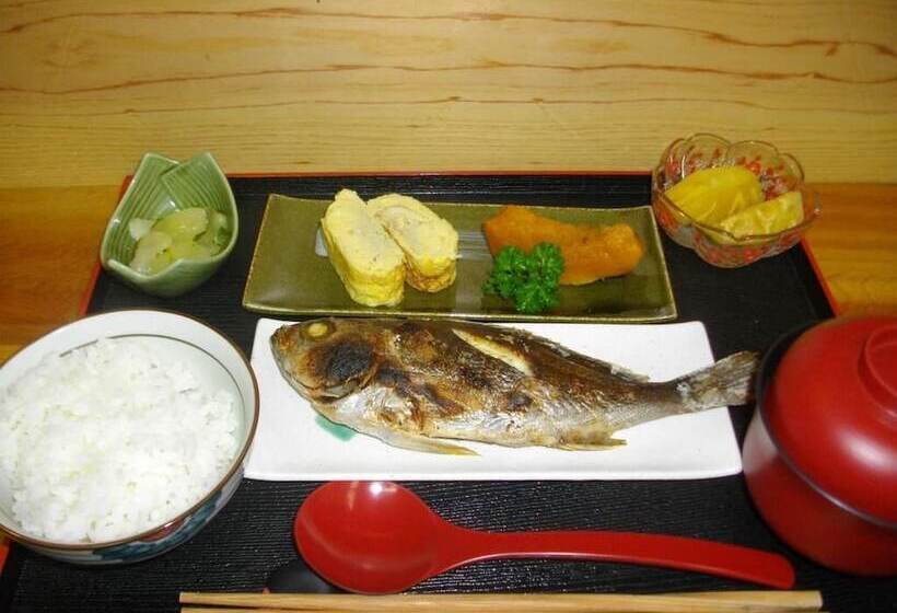 تختخواب و صبحانه Kyufun Komachi