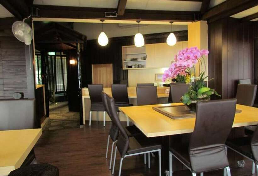 تختخواب و صبحانه Kyufun Komachi