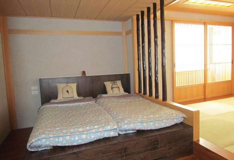 تختخواب و صبحانه Kyufun Komachi