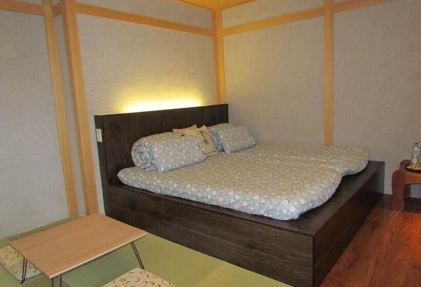 تختخواب و صبحانه Kyufun Komachi