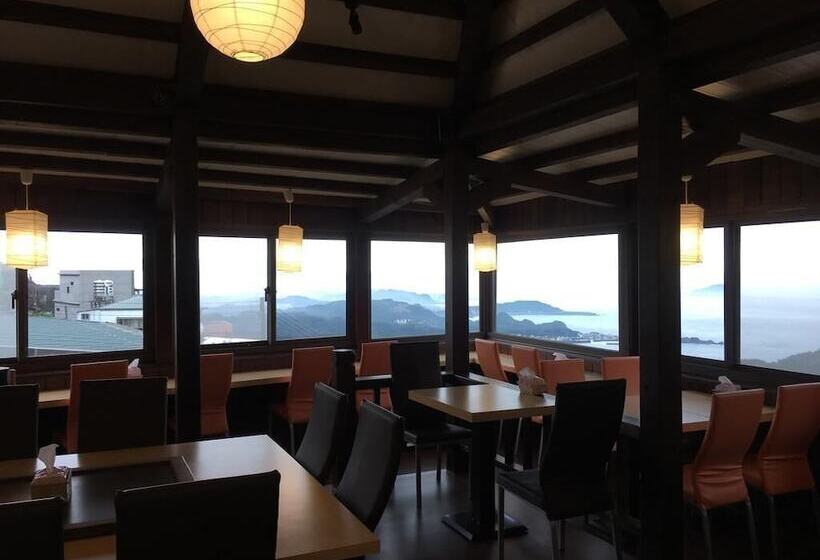 تختخواب و صبحانه Kyufun Komachi