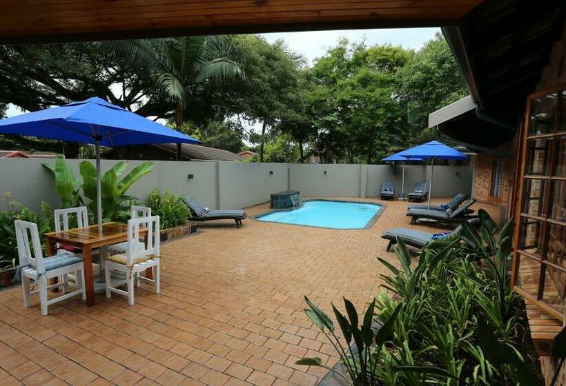 Rhino Coast Guesthouse