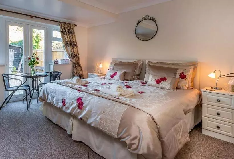 Aamiaismajoitus (B&B) Wimborne Lodge