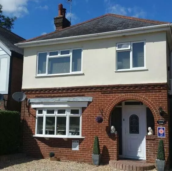 Aamiaismajoitus (B&B) Wimborne Lodge