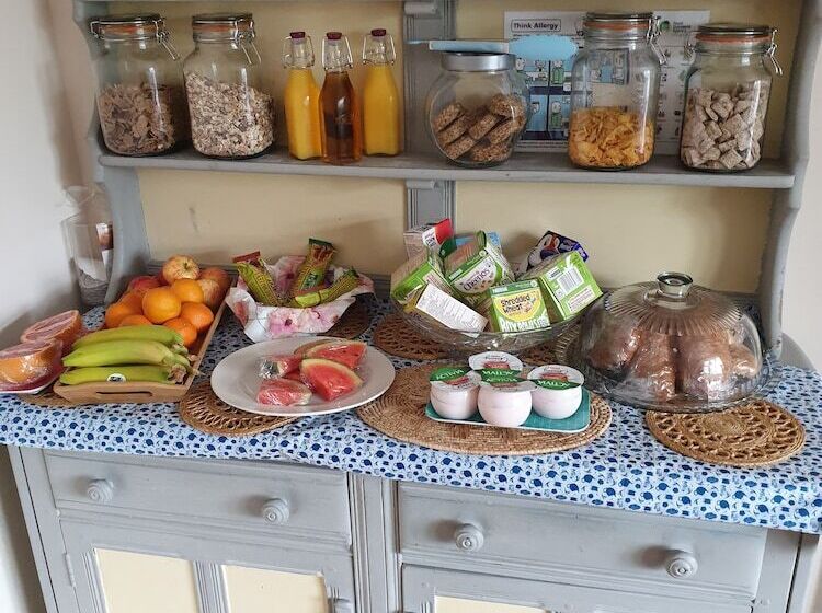 مبيت وإفطار Wimborne Lodge