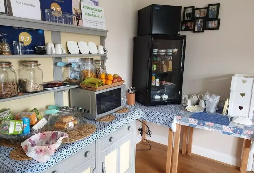 Aamiaismajoitus (B&B) Wimborne Lodge