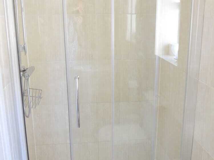 مبيت وإفطار Wimborne Lodge