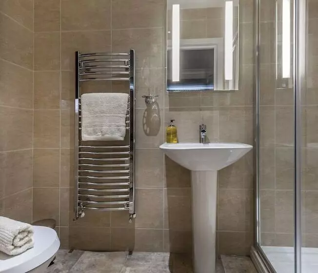 Aamiaismajoitus (B&B) Wimborne Lodge