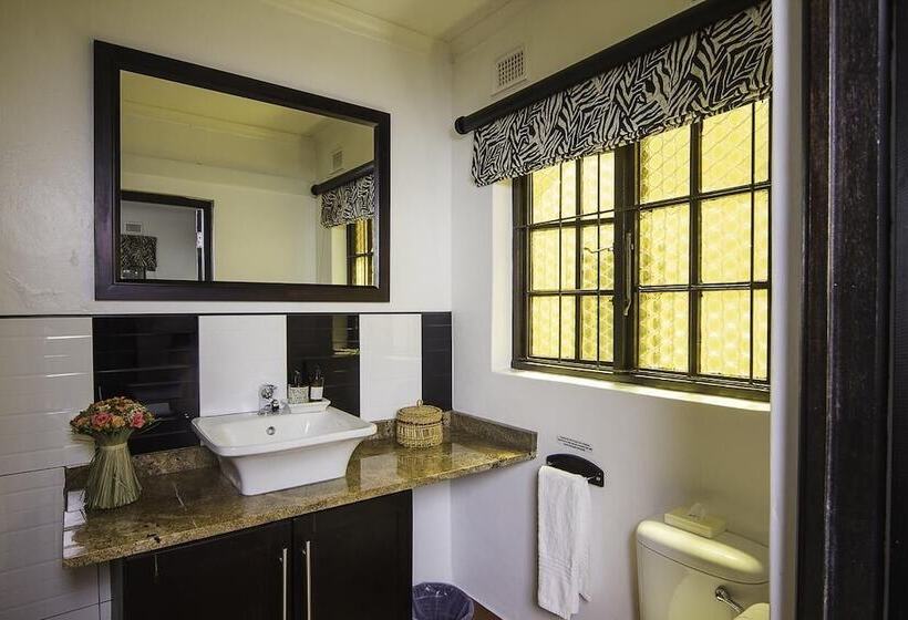 تختخواب و صبحانه Zeranka Lodge Umhlanga