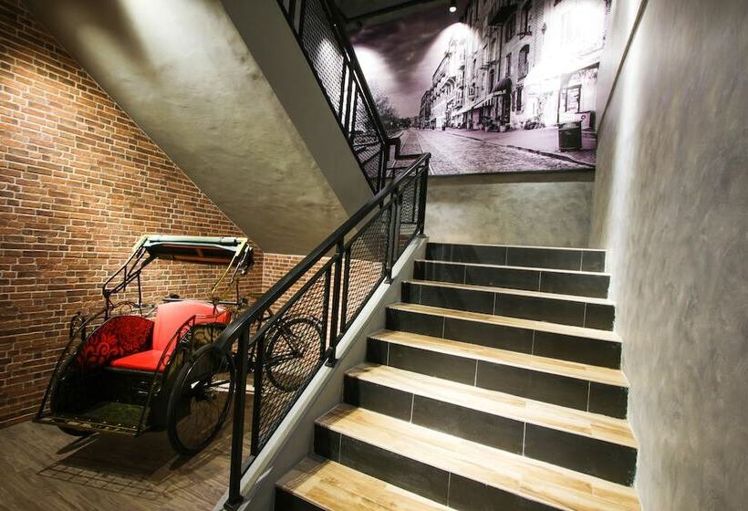 בית מלון כפרי All Nite & Day Palembang   Veteran