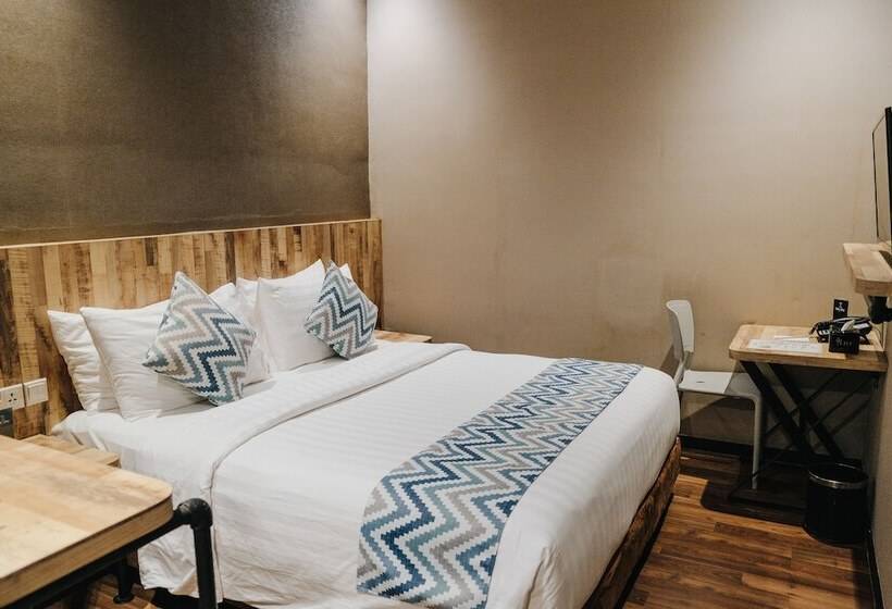 בית מלון כפרי All Nite & Day Palembang   Veteran