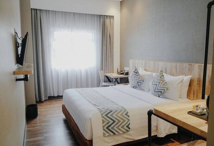 בית מלון כפרי All Nite & Day Palembang   Veteran