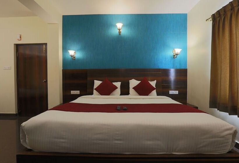 Отель Kemp S Cave