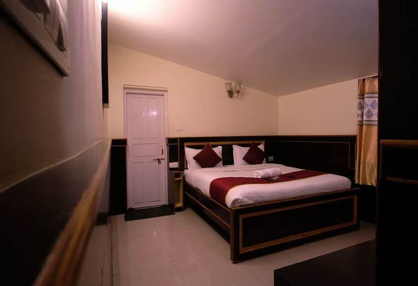 Отель Kemp S Cave