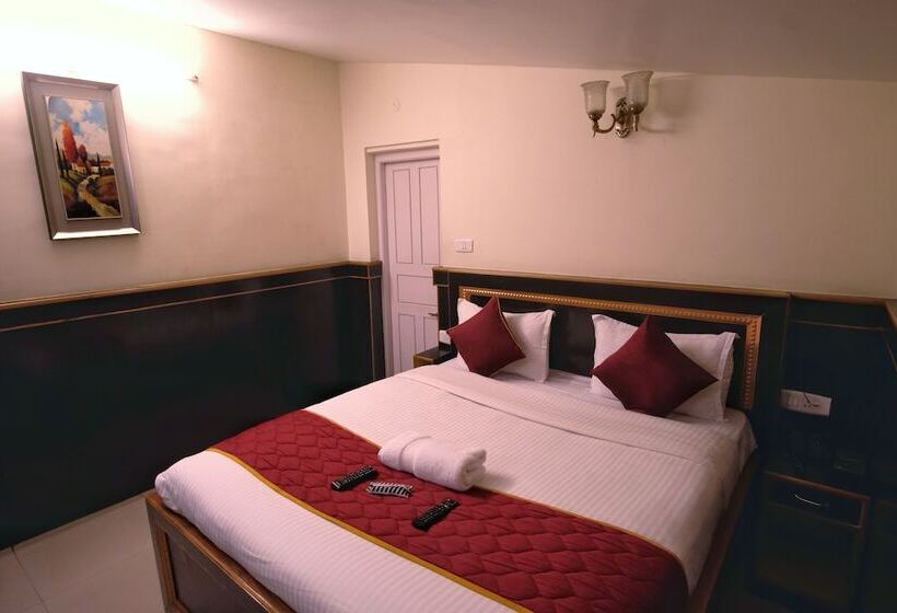 Отель Kemp S Cave