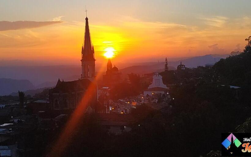 هتل Posada Jarritos