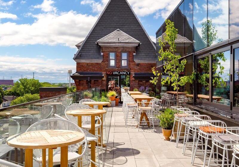 هتل The Broadview