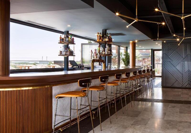 هتل The Broadview