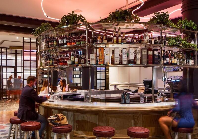 هتل The Broadview