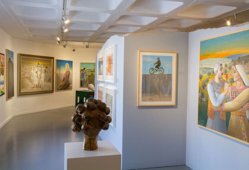 هتل The Walled Off