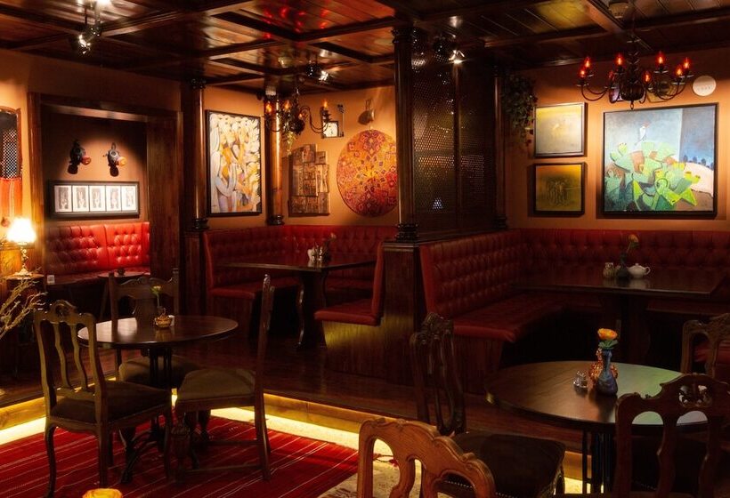 هتل The Walled Off