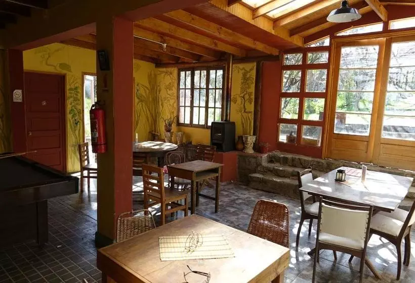 ユースホステル Hostal Los Castaños