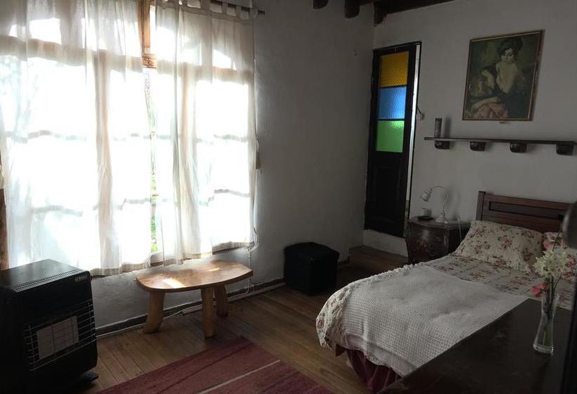 ユースホステル Hostal Los Castaños