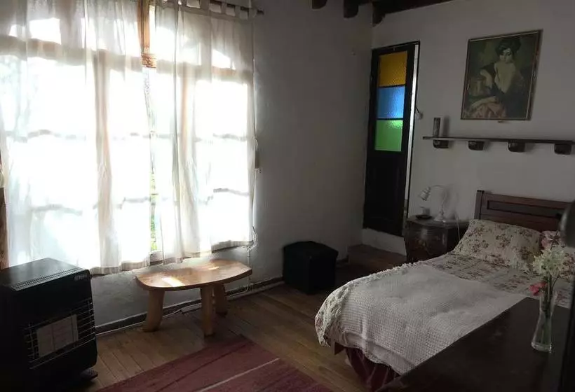ユースホステル Hostal Los Castaños