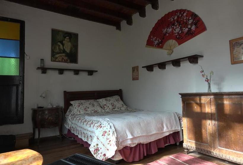 ユースホステル Hostal Los Castaños