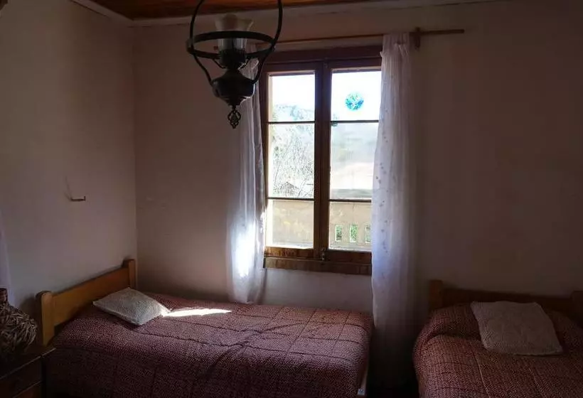 ユースホステル Hostal Los Castaños