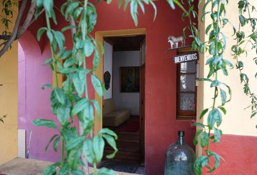 ユースホステル Hostal Los Castaños