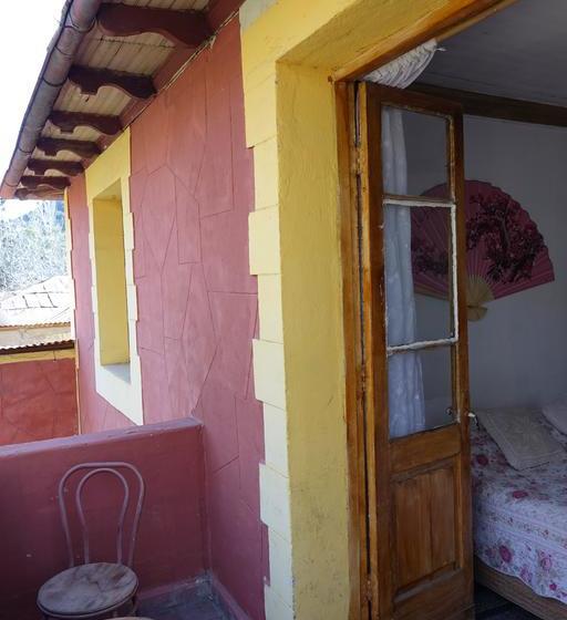 ユースホステル Hostal Los Castaños