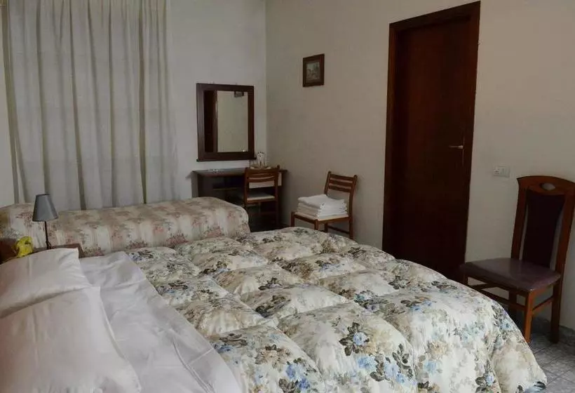 ホテル Albergo Ristorante Turismo