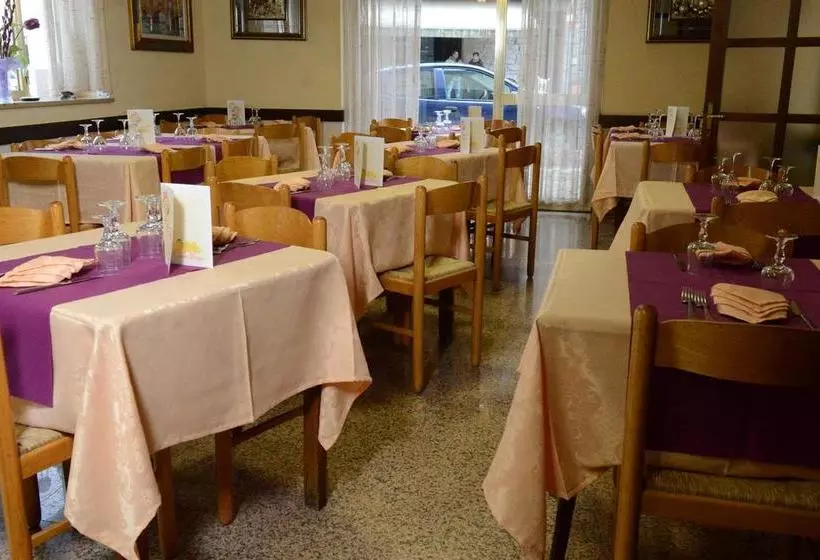 ホテル Albergo Ristorante Turismo