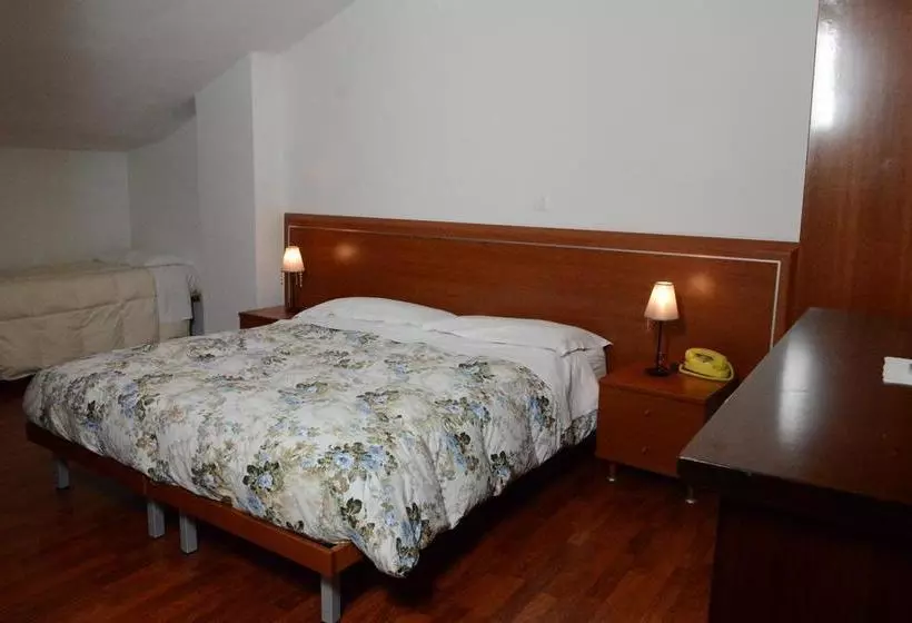 ホテル Albergo Ristorante Turismo