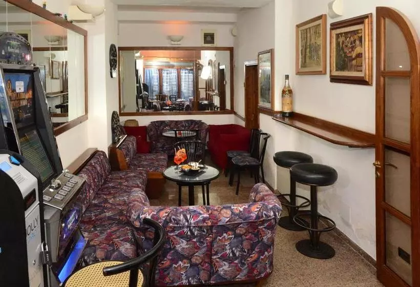 ホテル Albergo Ristorante Turismo