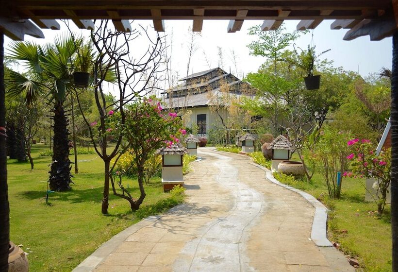 هتل Amata Garden Resort Bagan