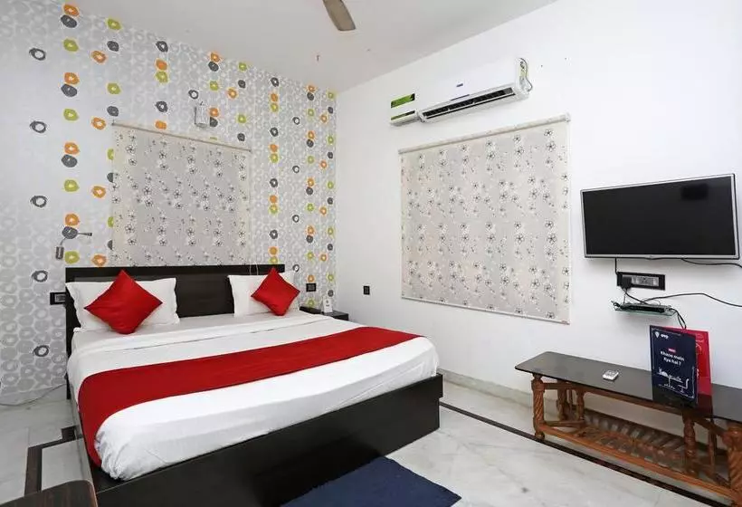 ホテル Oyo Rooms Kiit Big Bazaar
