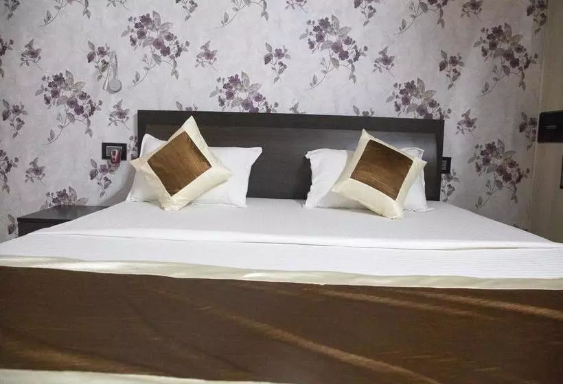 ホテル Oyo Rooms Kiit Big Bazaar