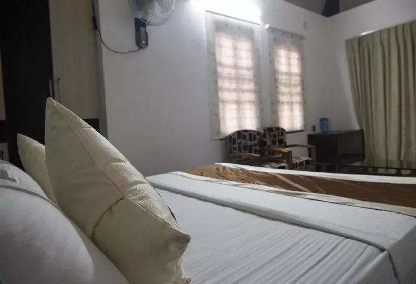 ホテル Oyo Rooms Kiit Big Bazaar