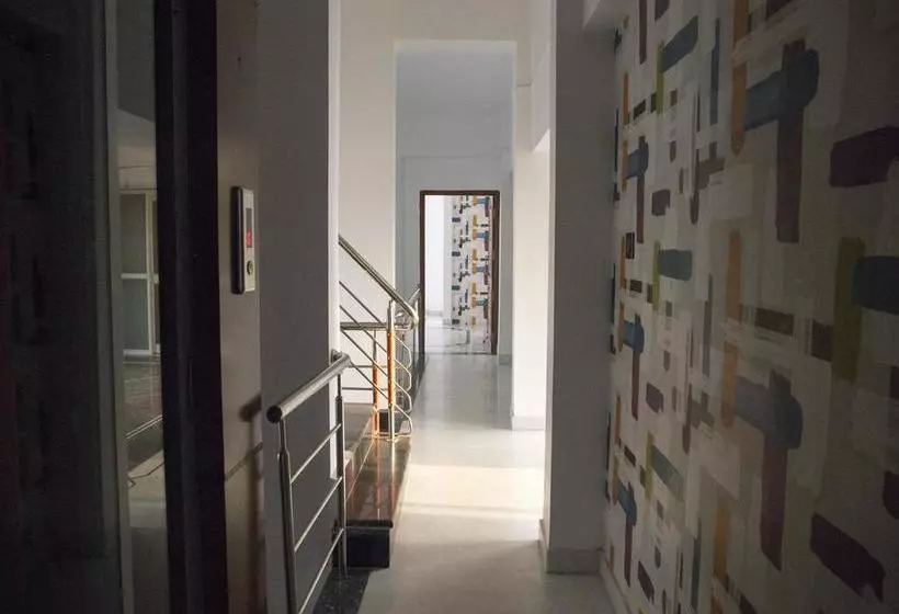 ホテル Oyo Rooms Kiit Big Bazaar