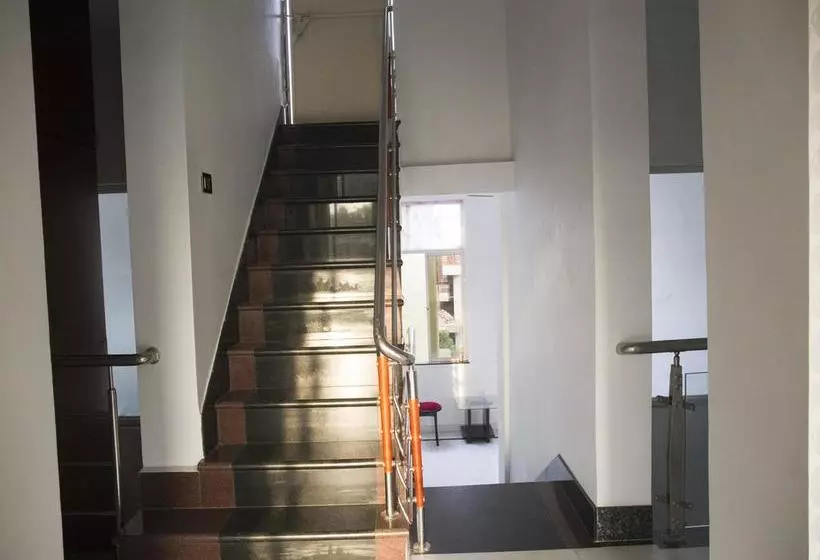ホテル Oyo Rooms Kiit Big Bazaar