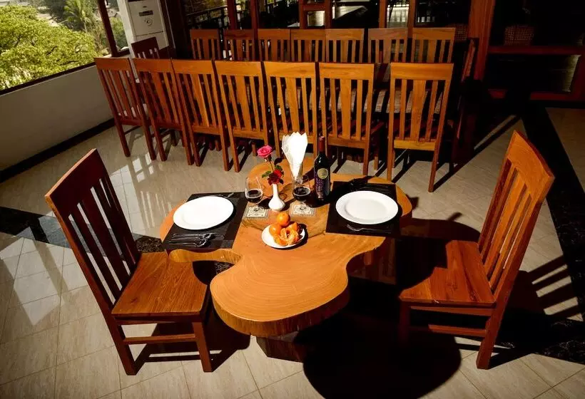 هتل Thipaw